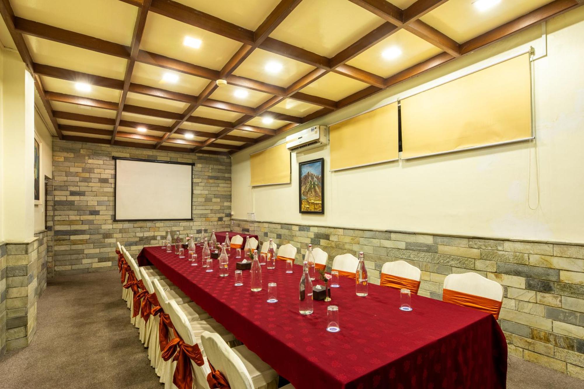 Hotel Marshyangdi Katmandu Dış mekan fotoğraf